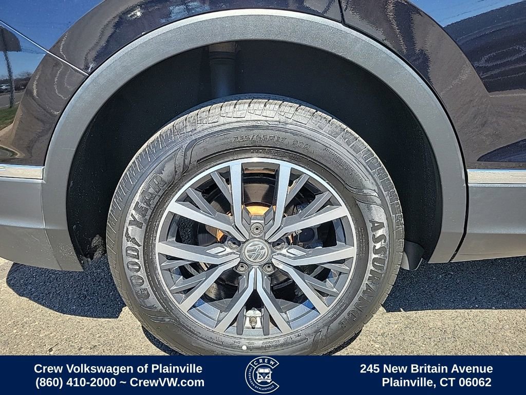 Used 2018 Volkswagen Tiguan SE w/ Panoramic Sunroof Package image 19