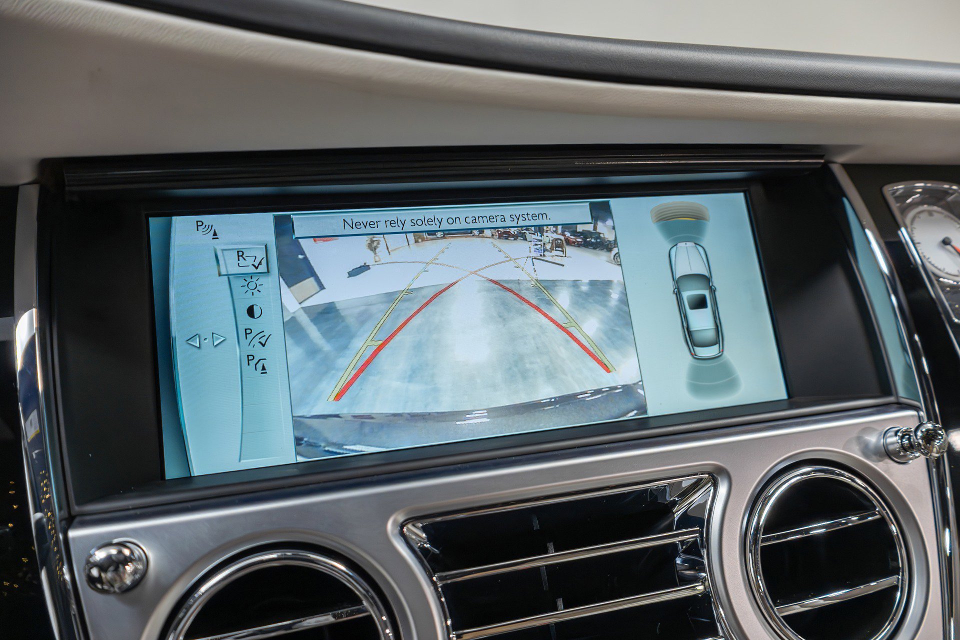 Used 2016 Rolls-Royce Wraith image 63