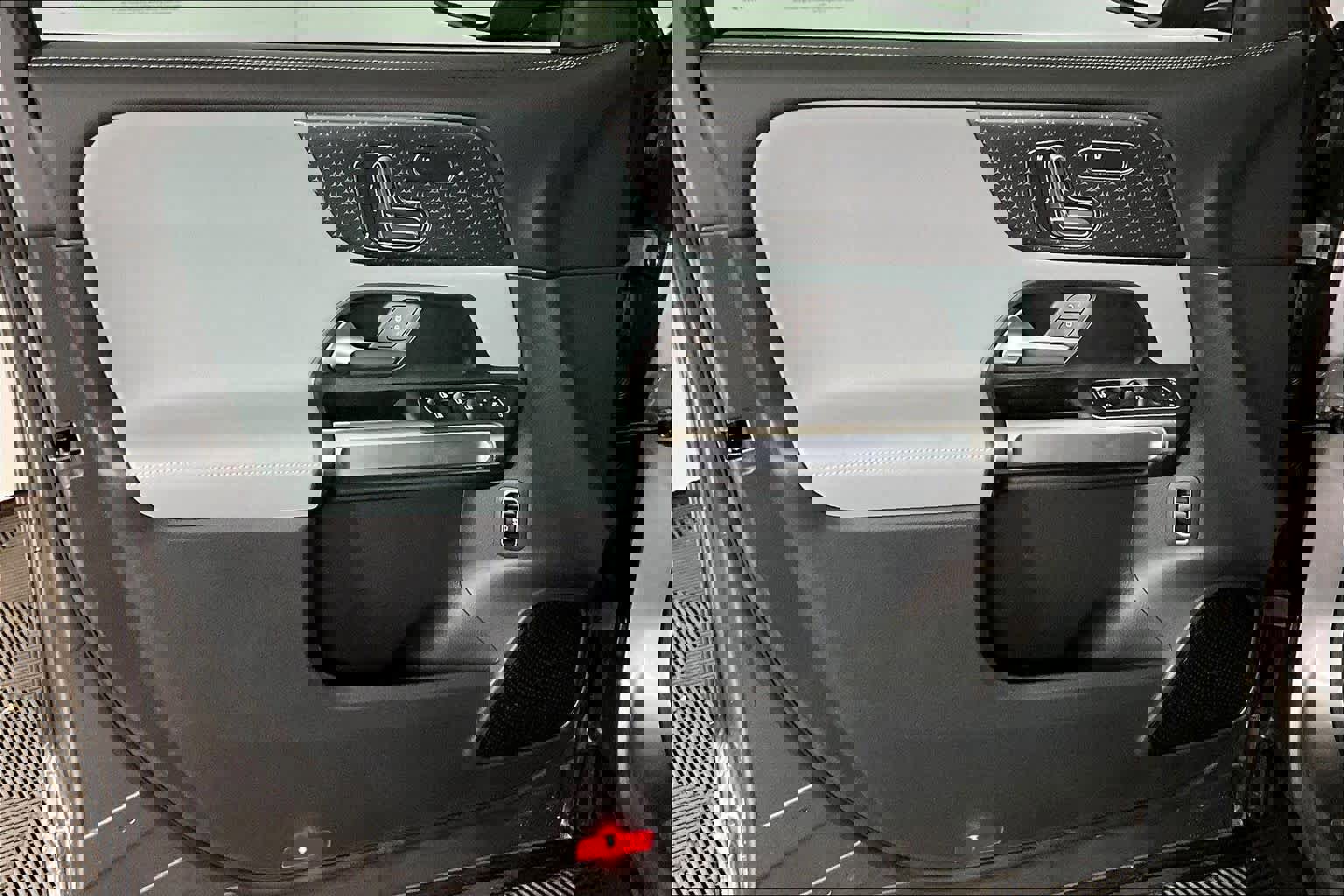 New 2026 Mercedes-Benz GLB 250 4MATIC image 12