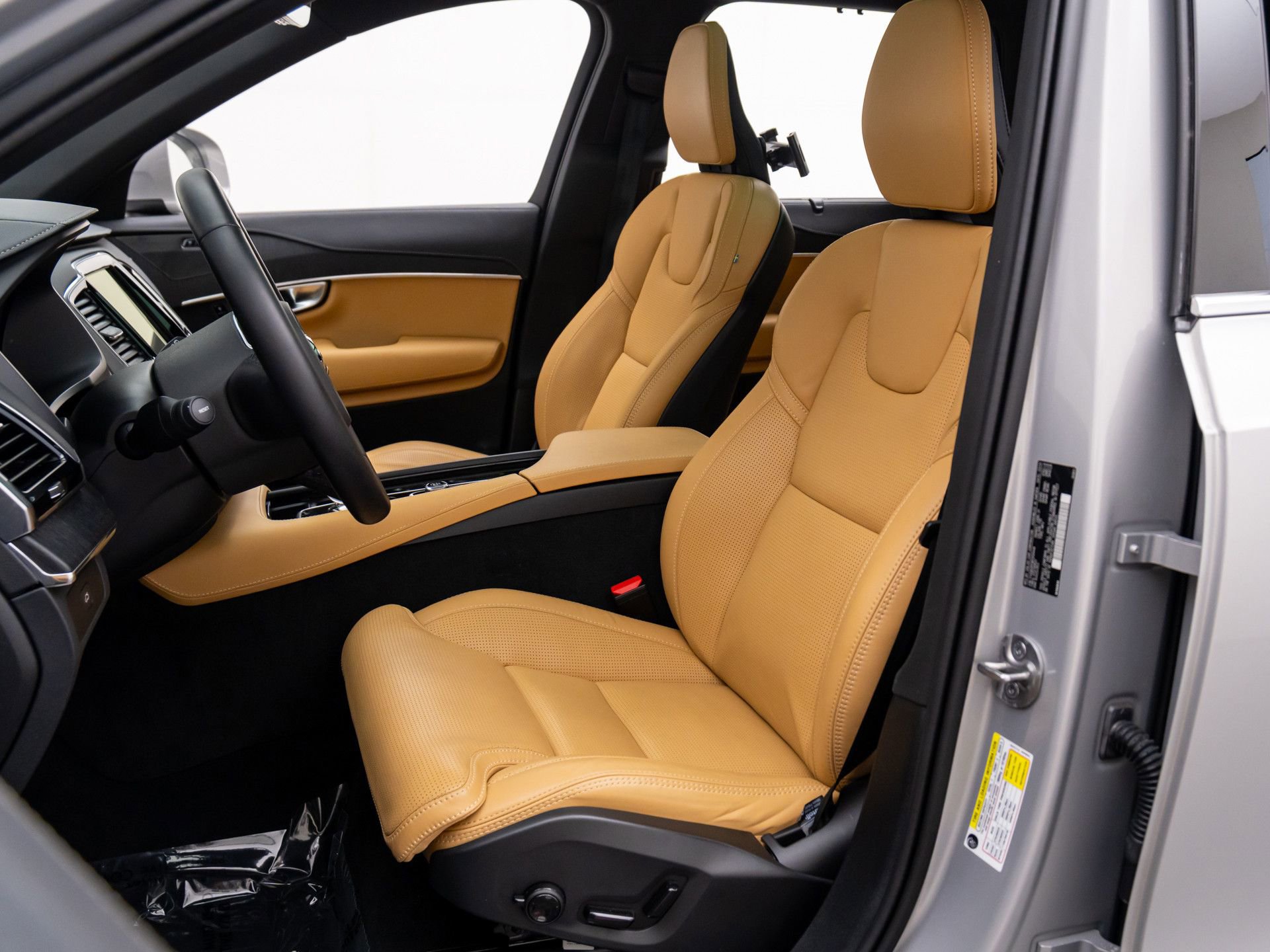 Used 2024 Volvo XC90 B6 Ultimate image 17