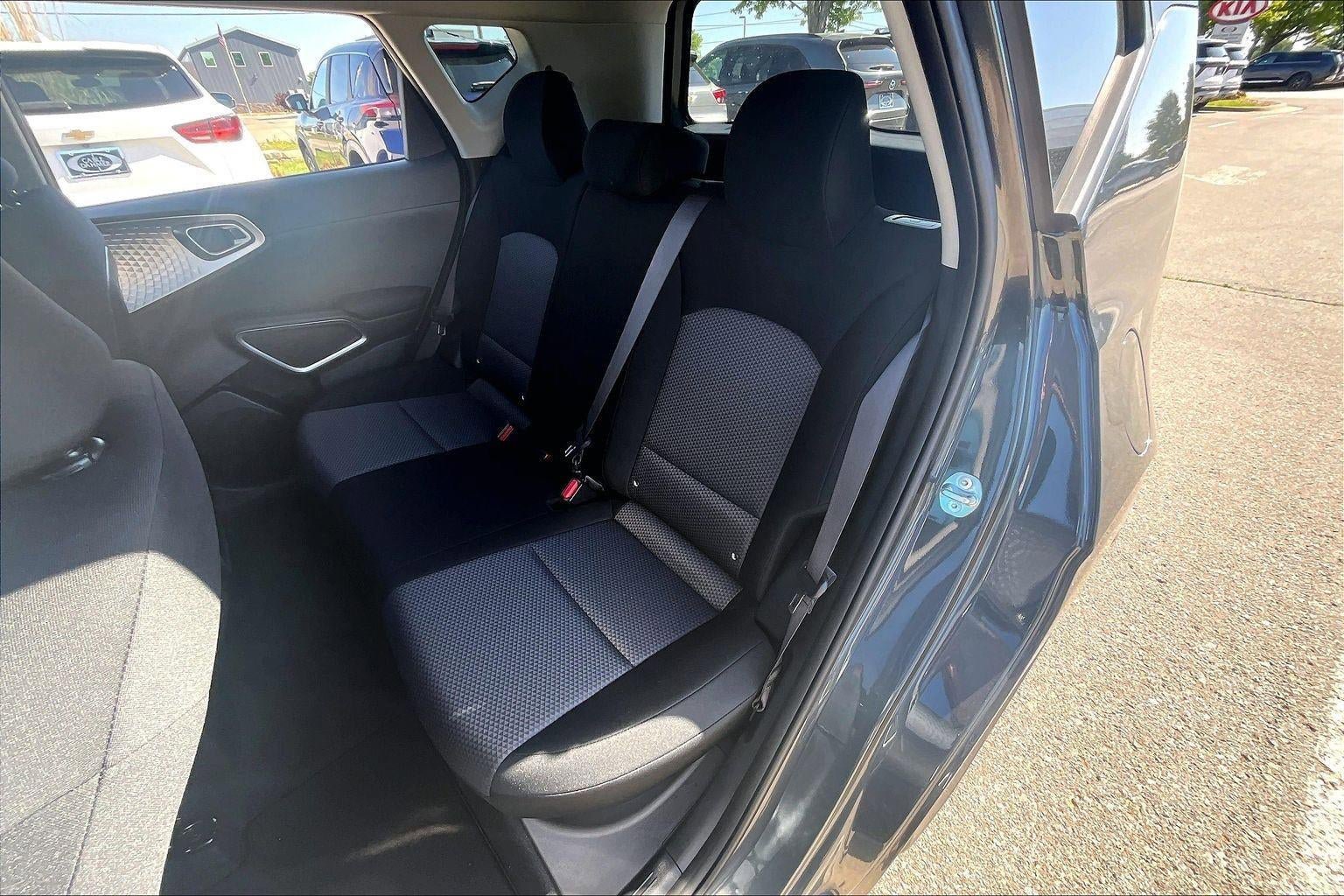 Used 2025 Kia Soul LX w/ LX Technology Package FWD image 22