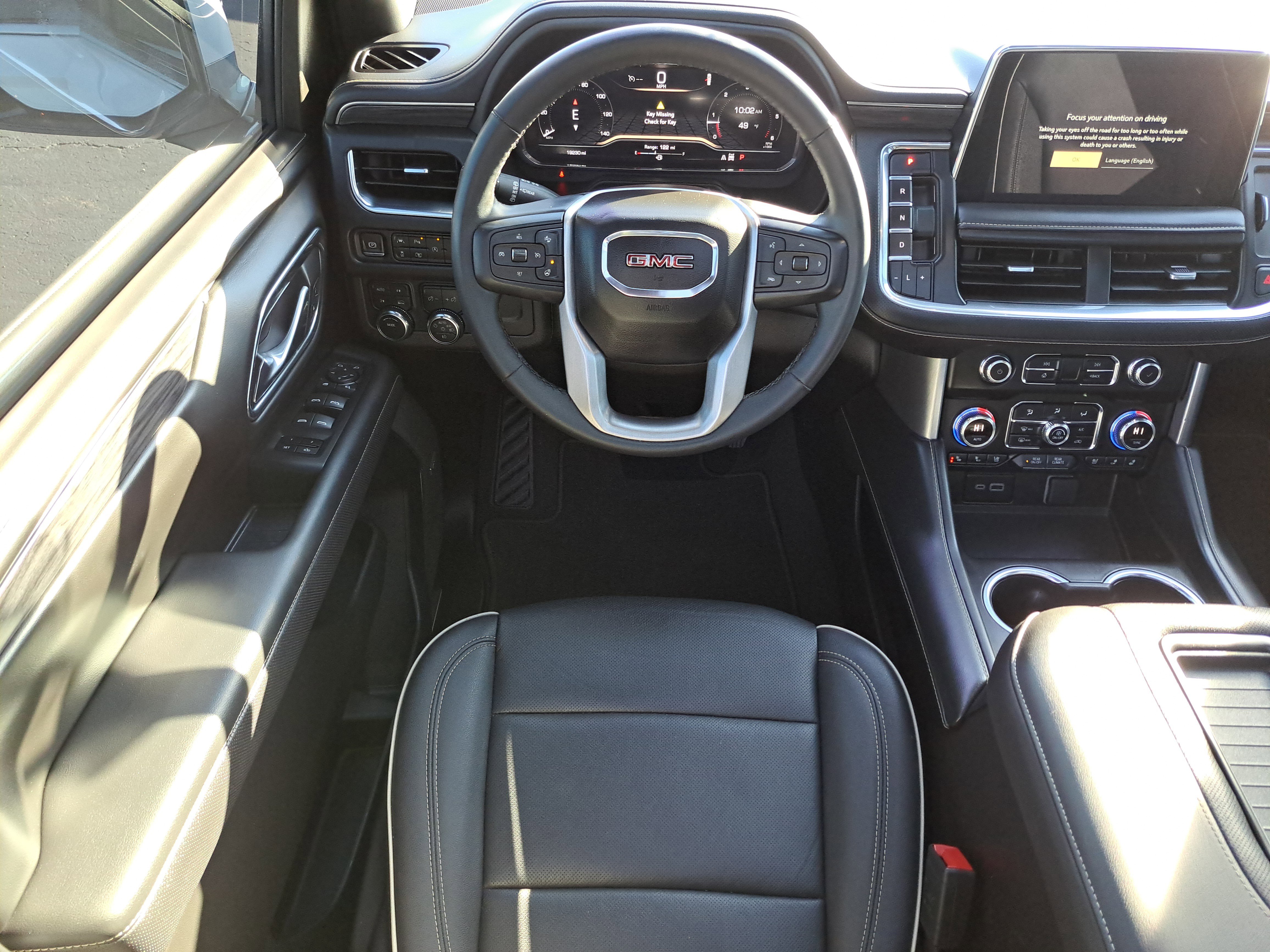 Used 2023 GMC Yukon SLT w/ SLT Premium Package image 9