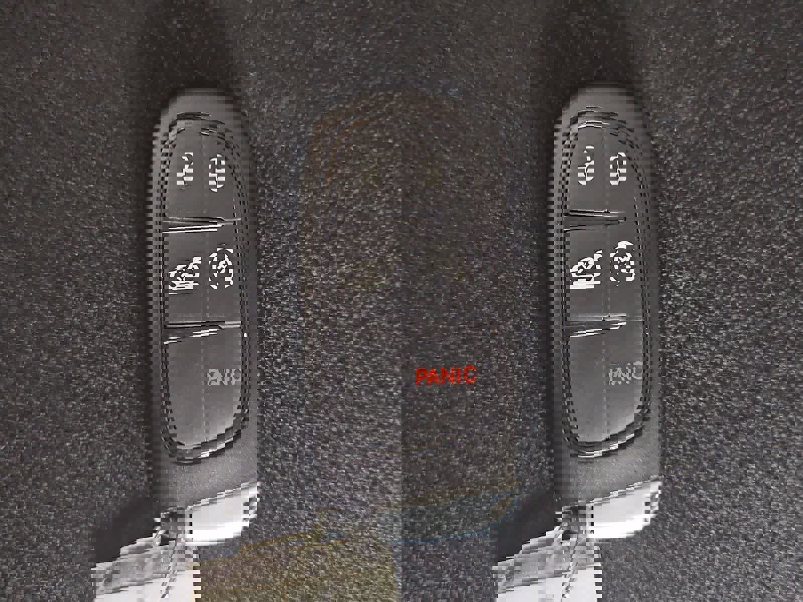 Used 2018 Jeep Cherokee Latitude Plus w/ Comfort/Convenience Group image 34