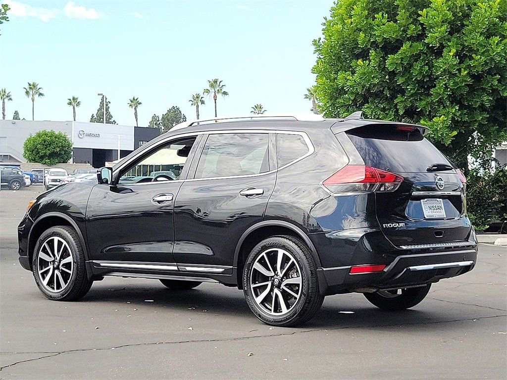 Used 2020 Nissan Rogue SL w/ Premium Package image 2