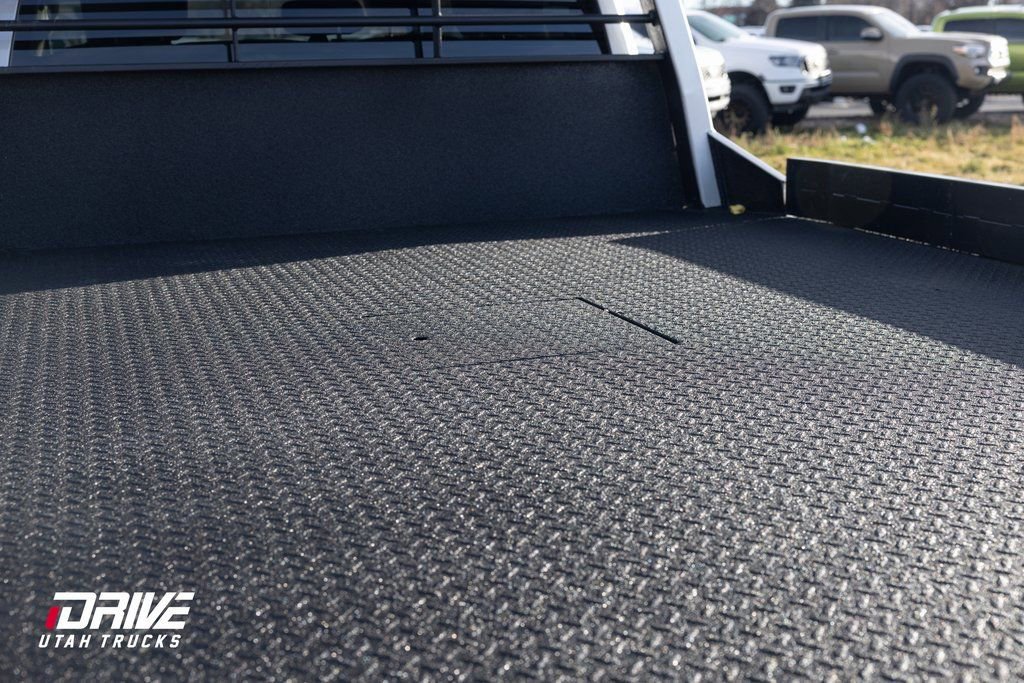 Used 2017 RAM 3500 Tradesman w/ Chrome Appearance Group image 11