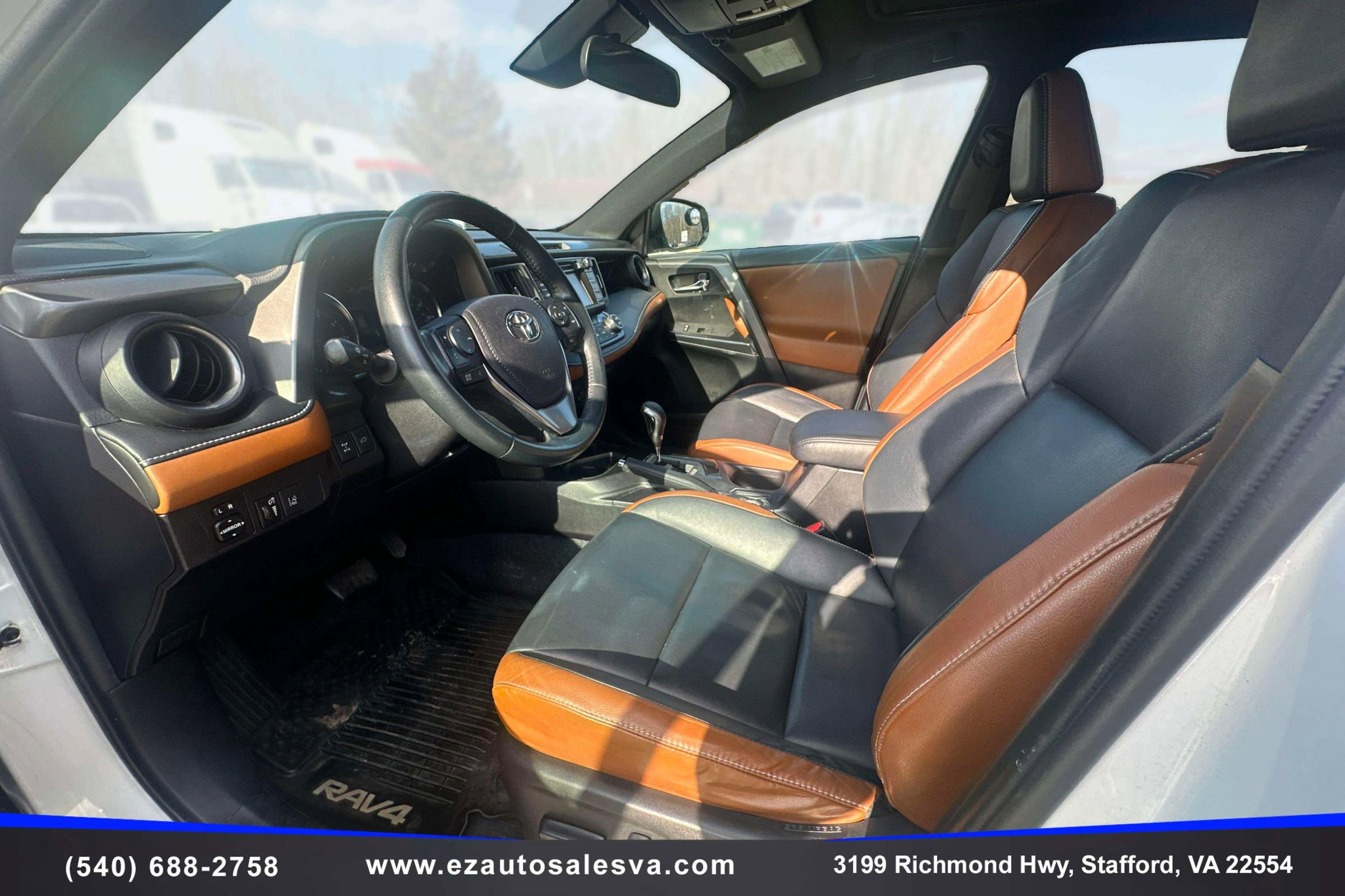 Used 2017 Toyota RAV4 SE image 14