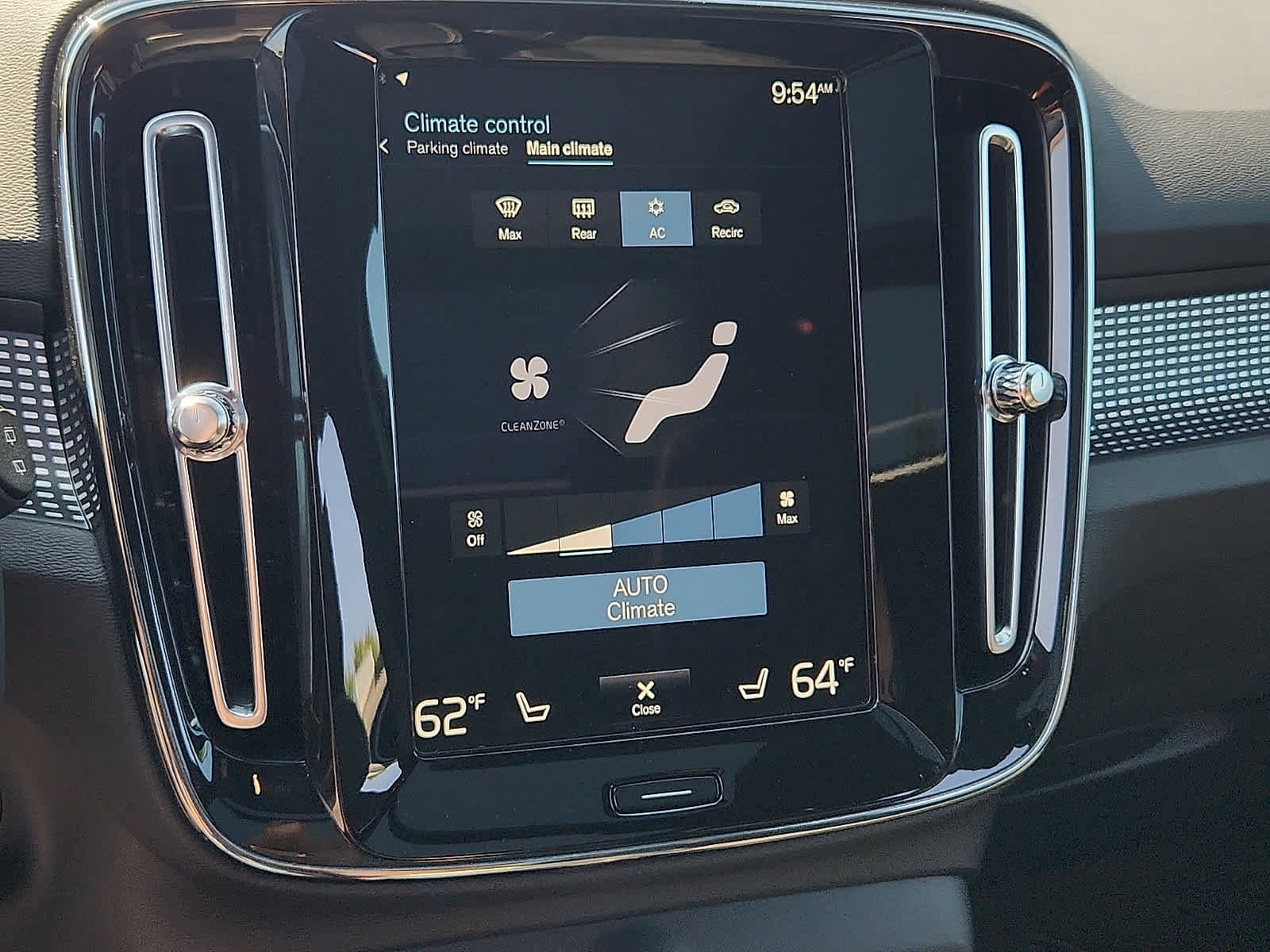 Used 2022 Volvo XC40 T5 R-Design w/ Climate Package AWD/4WD image 18
