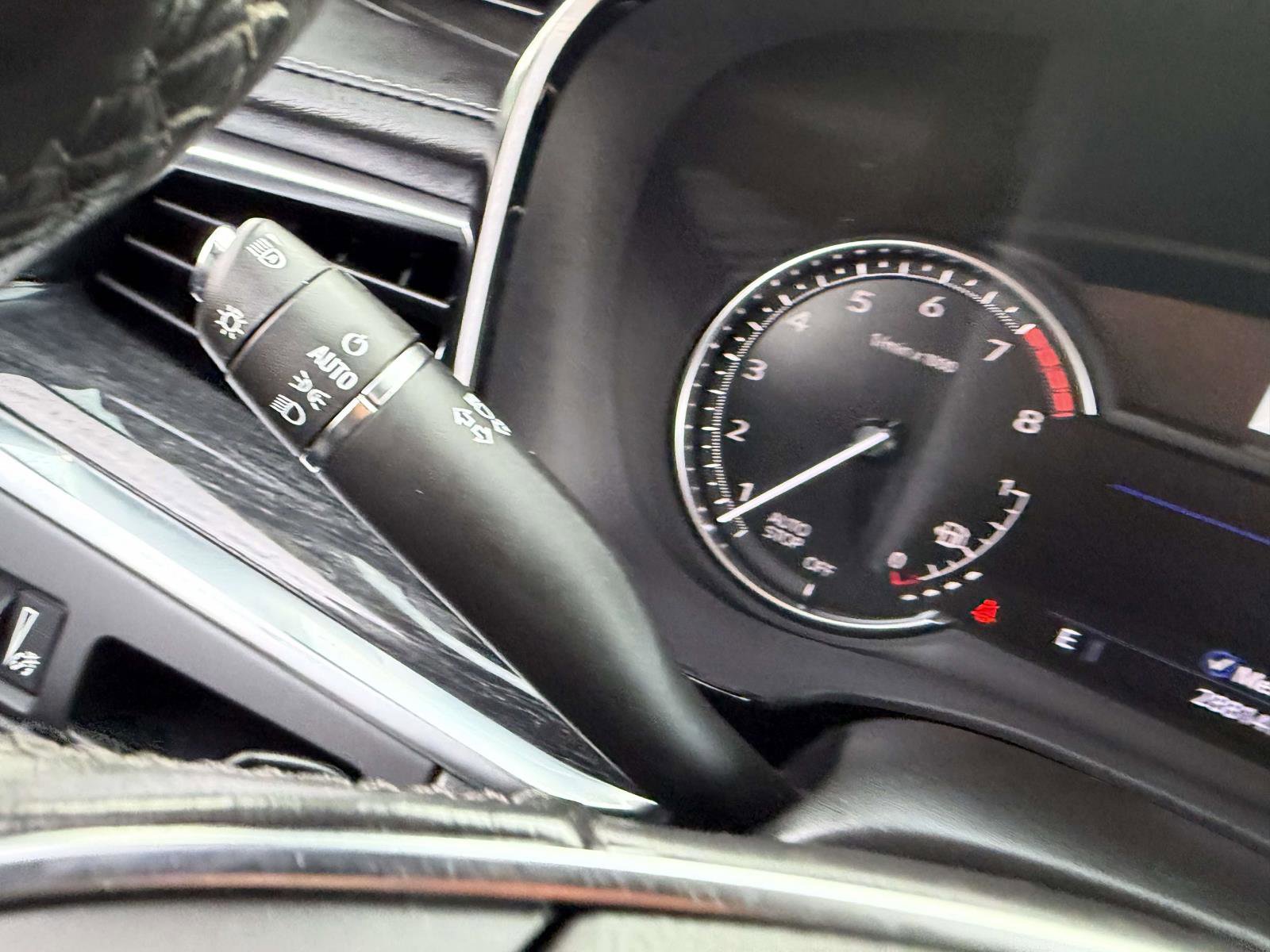 Certified 2023 Cadillac XT5 Premium Luxury image 24