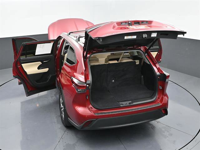 Certified 2024 Toyota Highlander XLE image 53