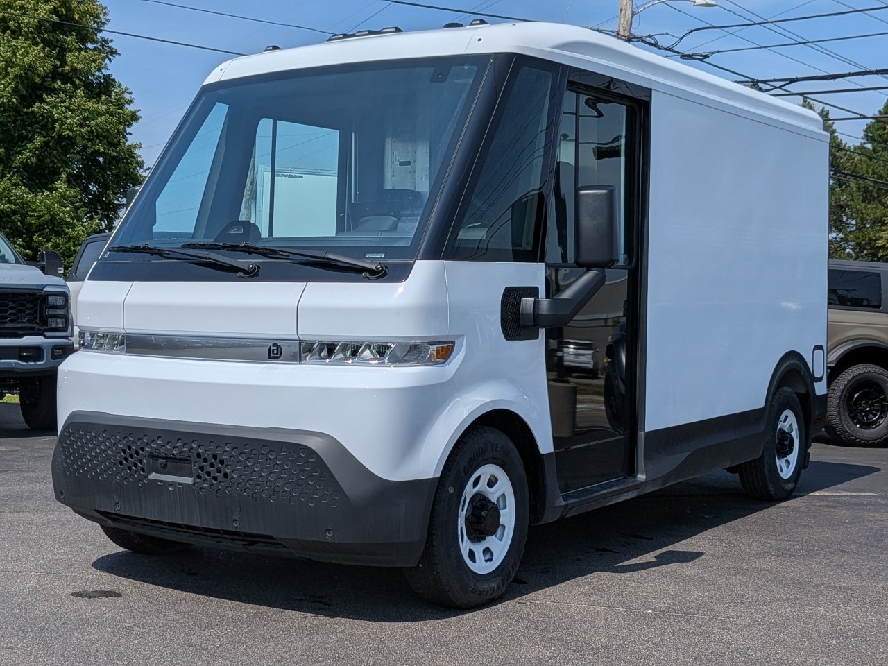Used 2024 Chevrolet Brightdrop 400 w/ Commercial Equipment Package AWD/4WD image 8