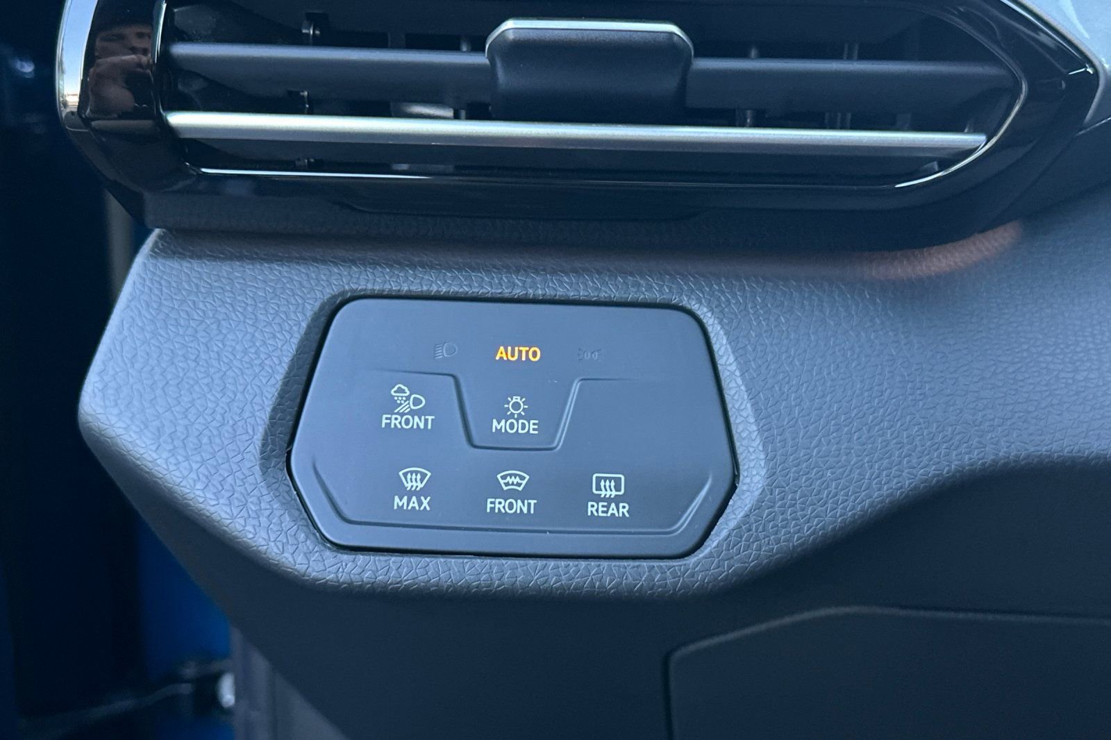 New 2026 Volkswagen ID.4 Pro S image 24