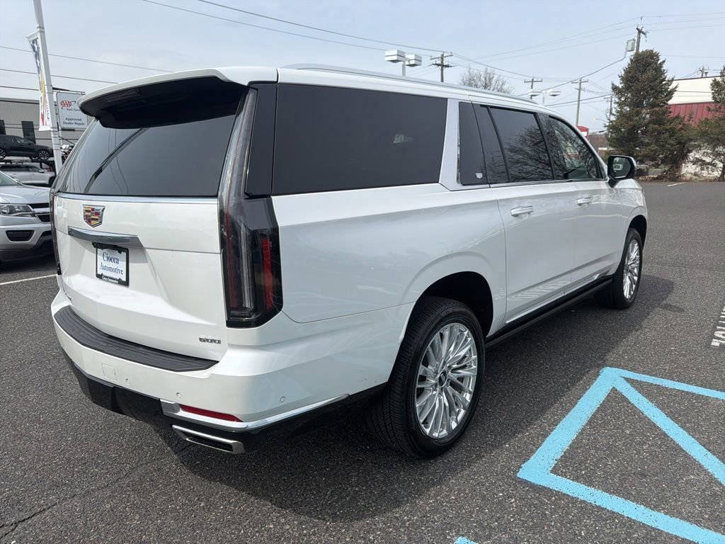 Used 2025 Cadillac Escalade ESV Premium Luxury image 7