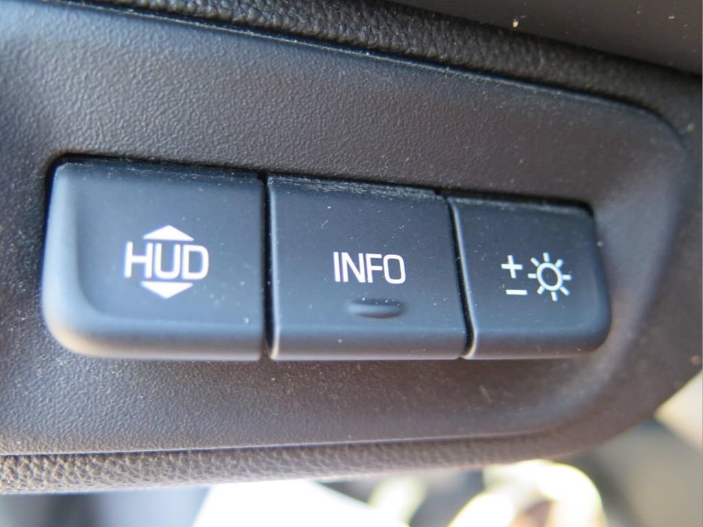 Used 2023 GMC Acadia AT4 w/ Technology Package AWD/4WD image 13