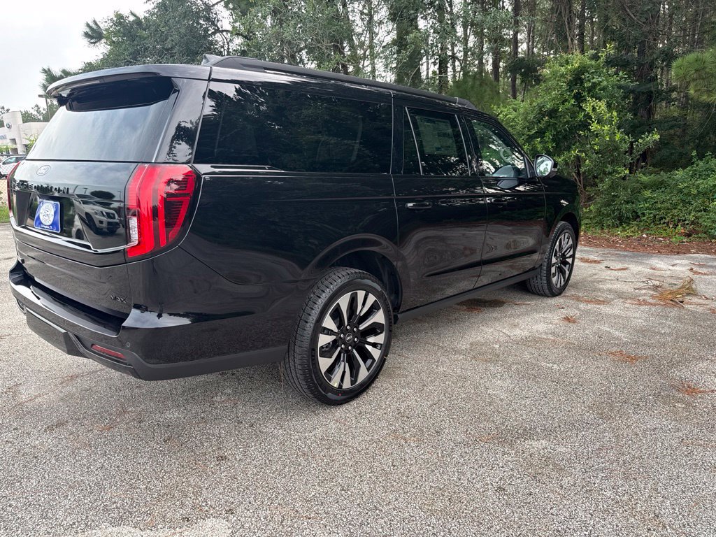 New 2027 Ford Expedition Max Platinum RWD image 15