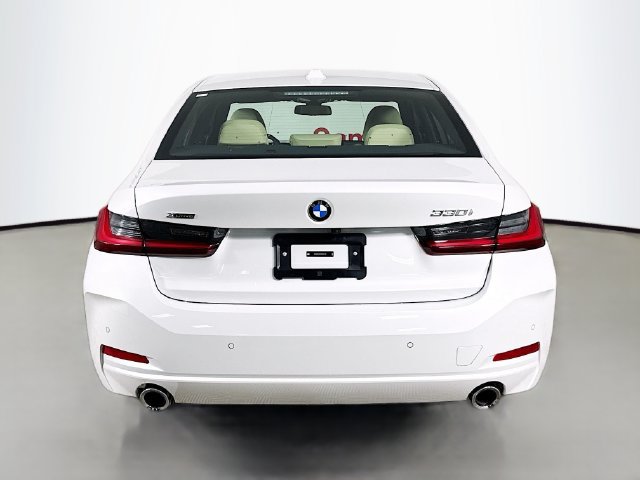Used 2026 BMW 330i xDrive Sedan w/ Premium Package AWD/4WD image 6