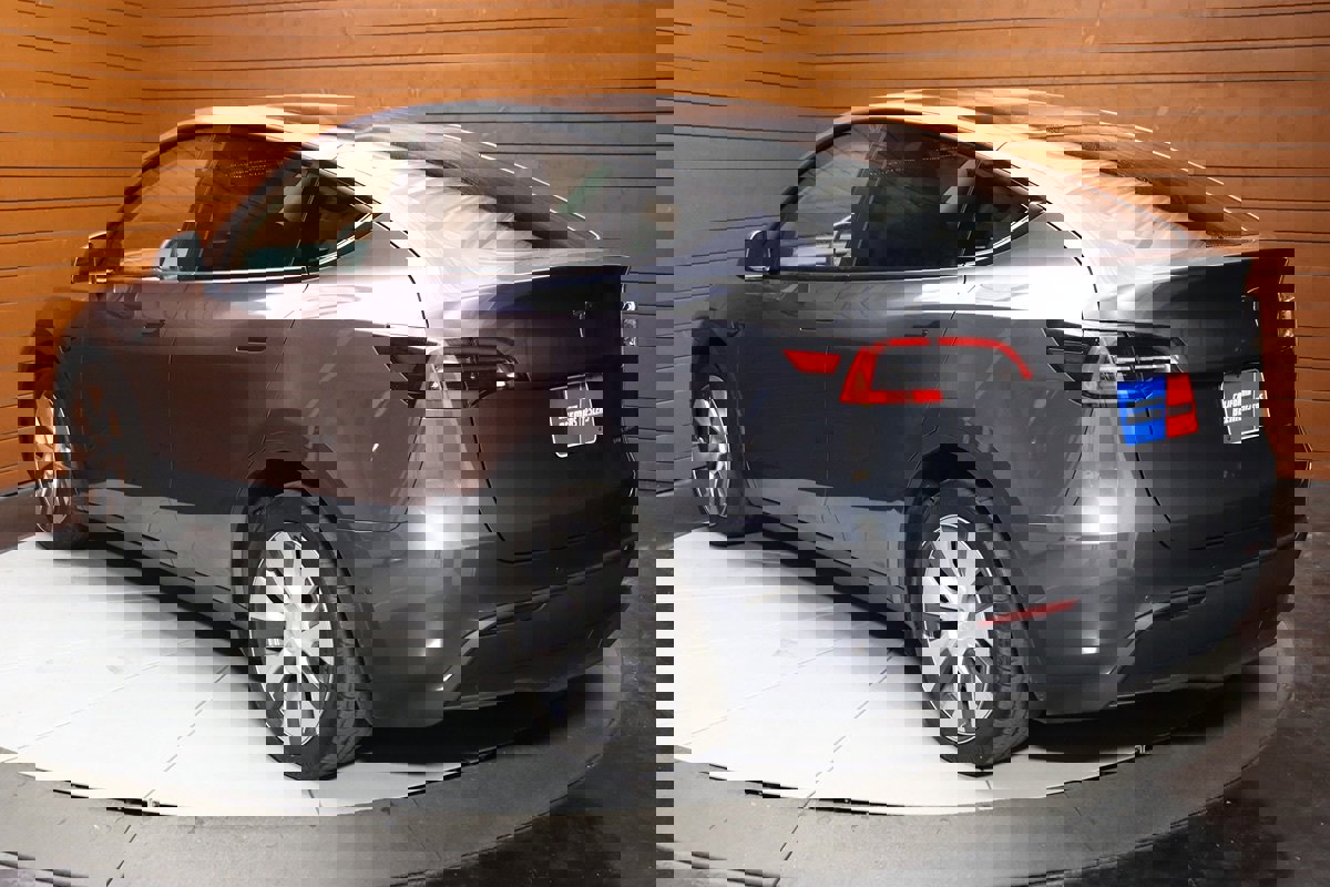 Used 2023 Tesla Model Y Long Range image 14