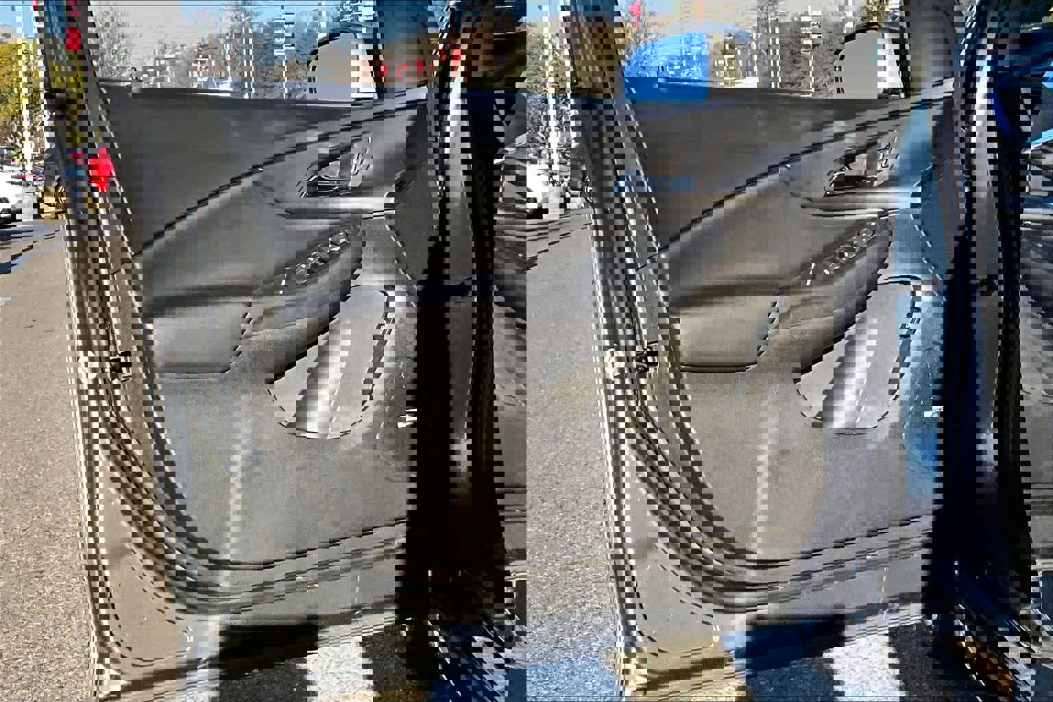 Used 2017 Chevrolet Volt LT w/ Comfort Package image 21