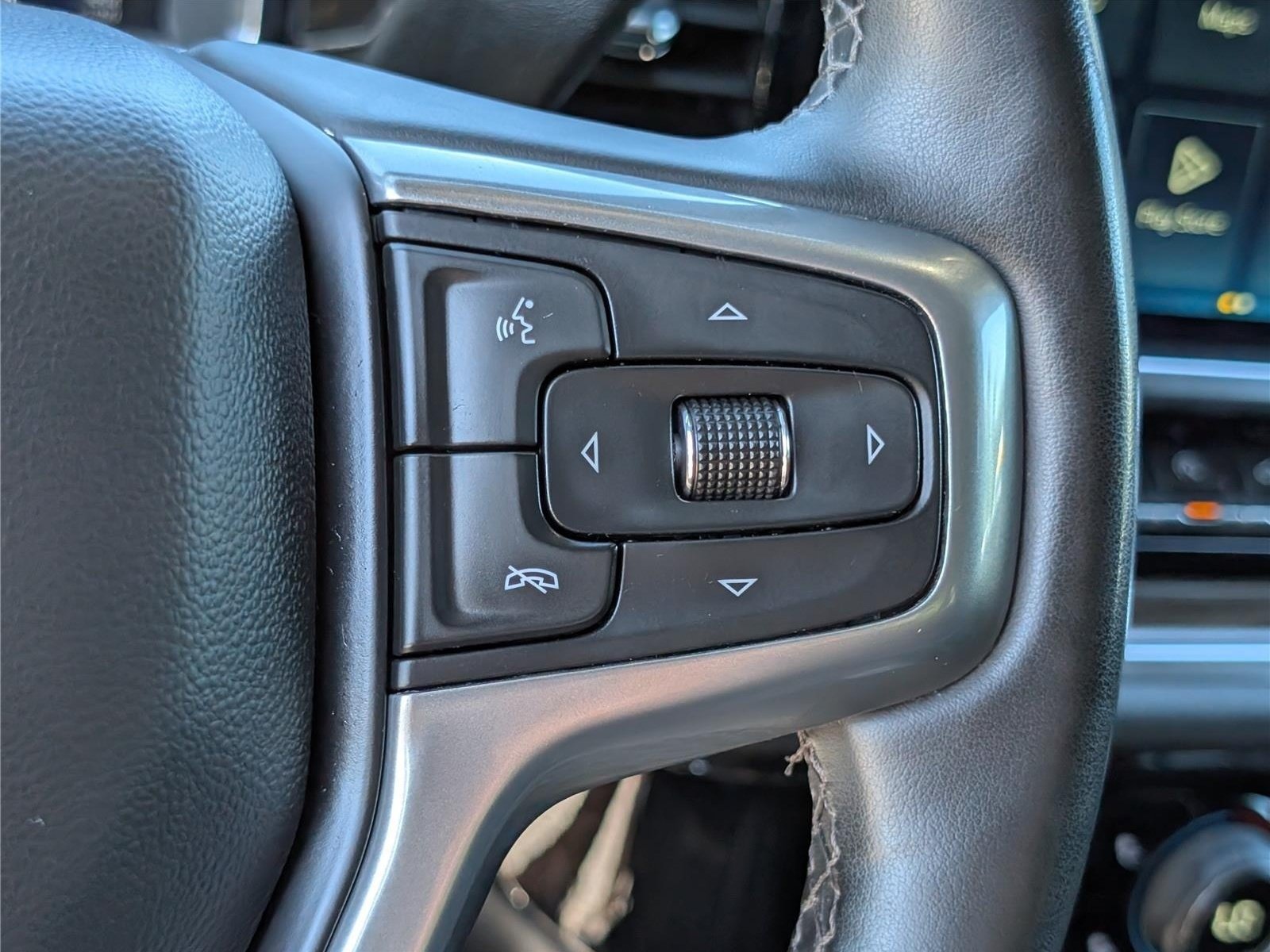 Used 2023 Chevrolet Silverado 1500 LT AWD/4WD image 22