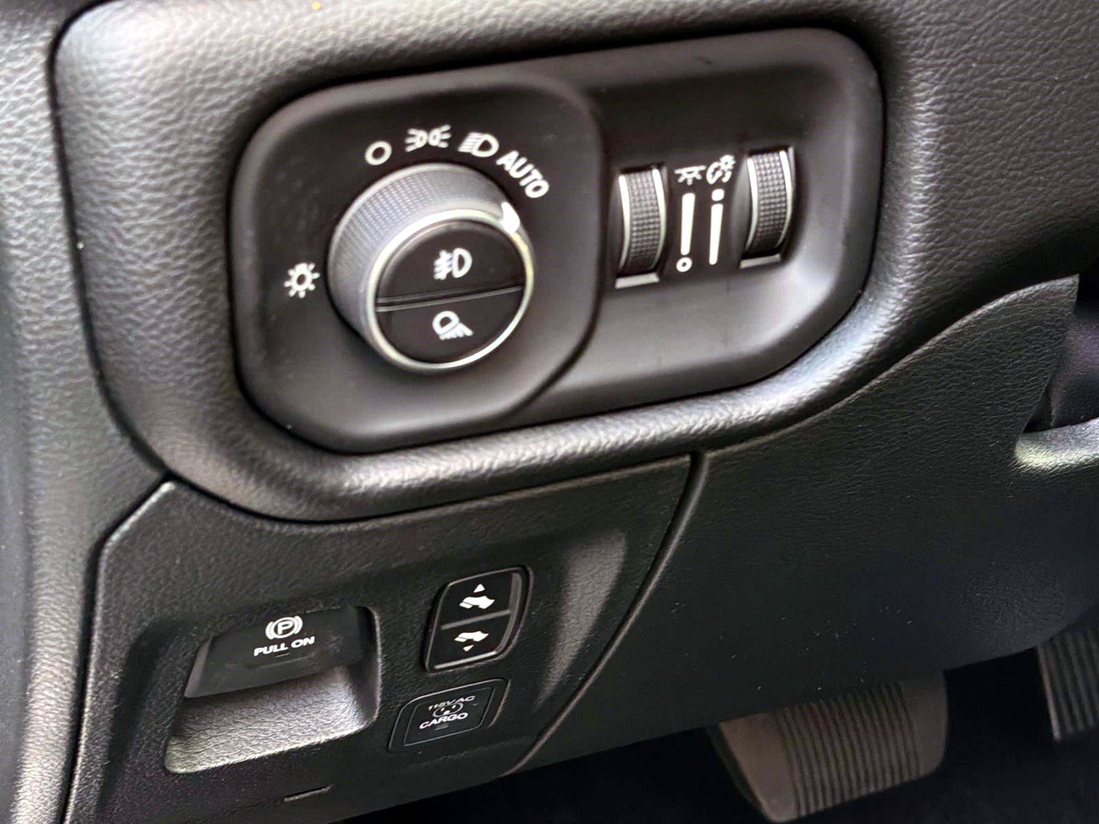 New 2026 RAM 1500 Laramie w/ Chrome Appearance Group AWD/4WD image 12