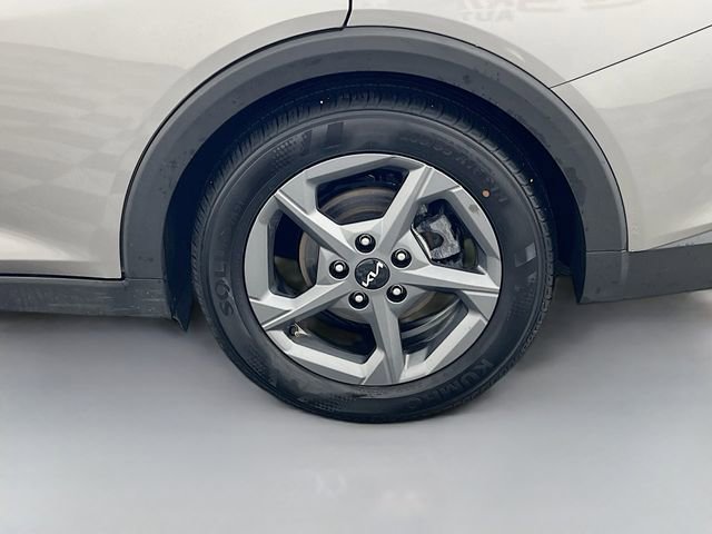 Used 2025 Kia K4 LXS image 33