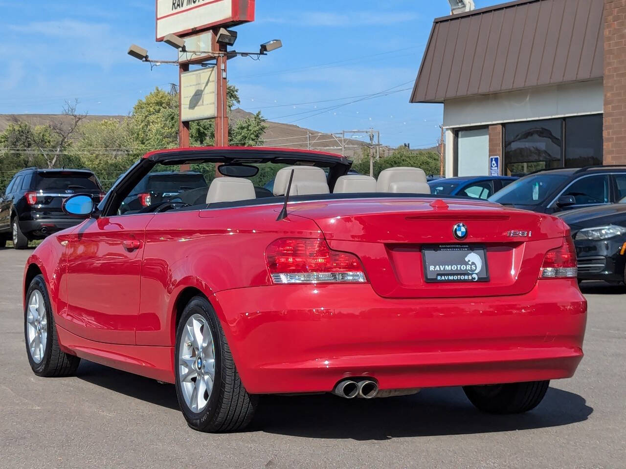 Used 2008 BMW 128i Convertible image 10