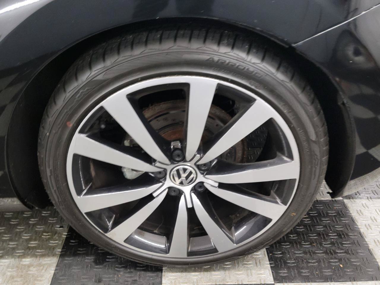 Used 2012 Volkswagen Beetle 2.0T FWD image 24
