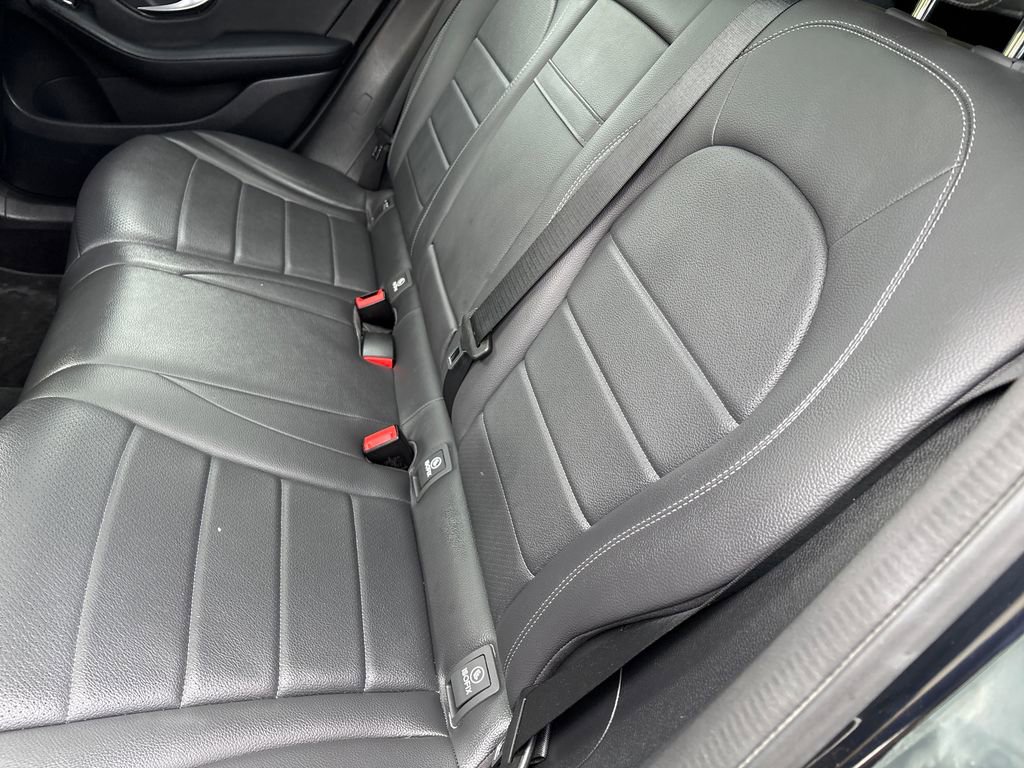 Used 2020 Mercedes-Benz GLC 300 4MATIC image 10