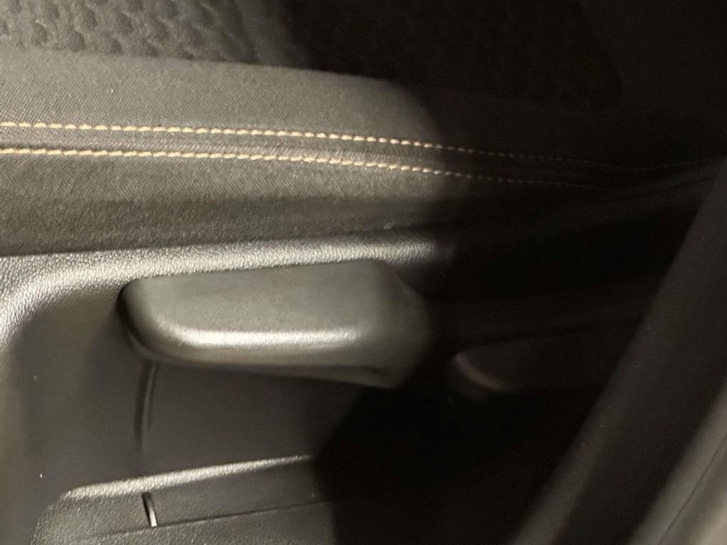 Used 2020 GMC Terrain SLE FWD image 14