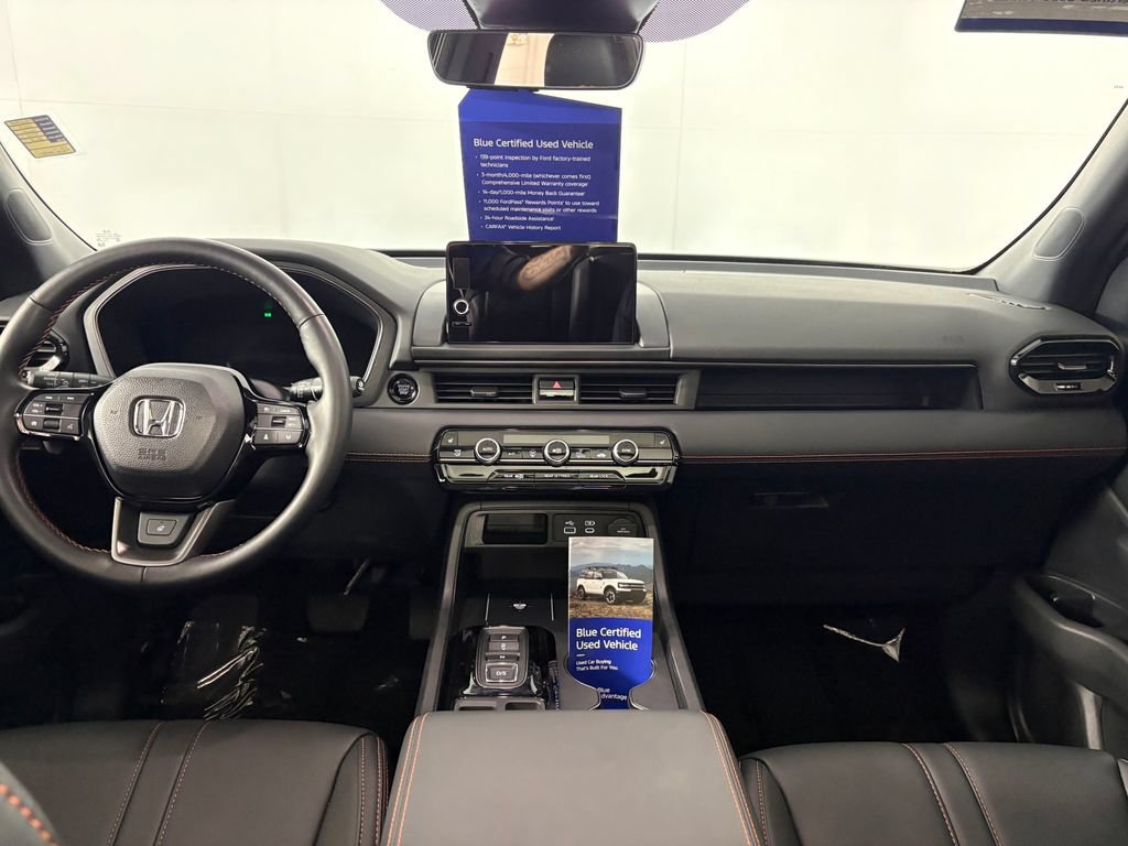 Used 2025 Honda Pilot TrailSport image 27