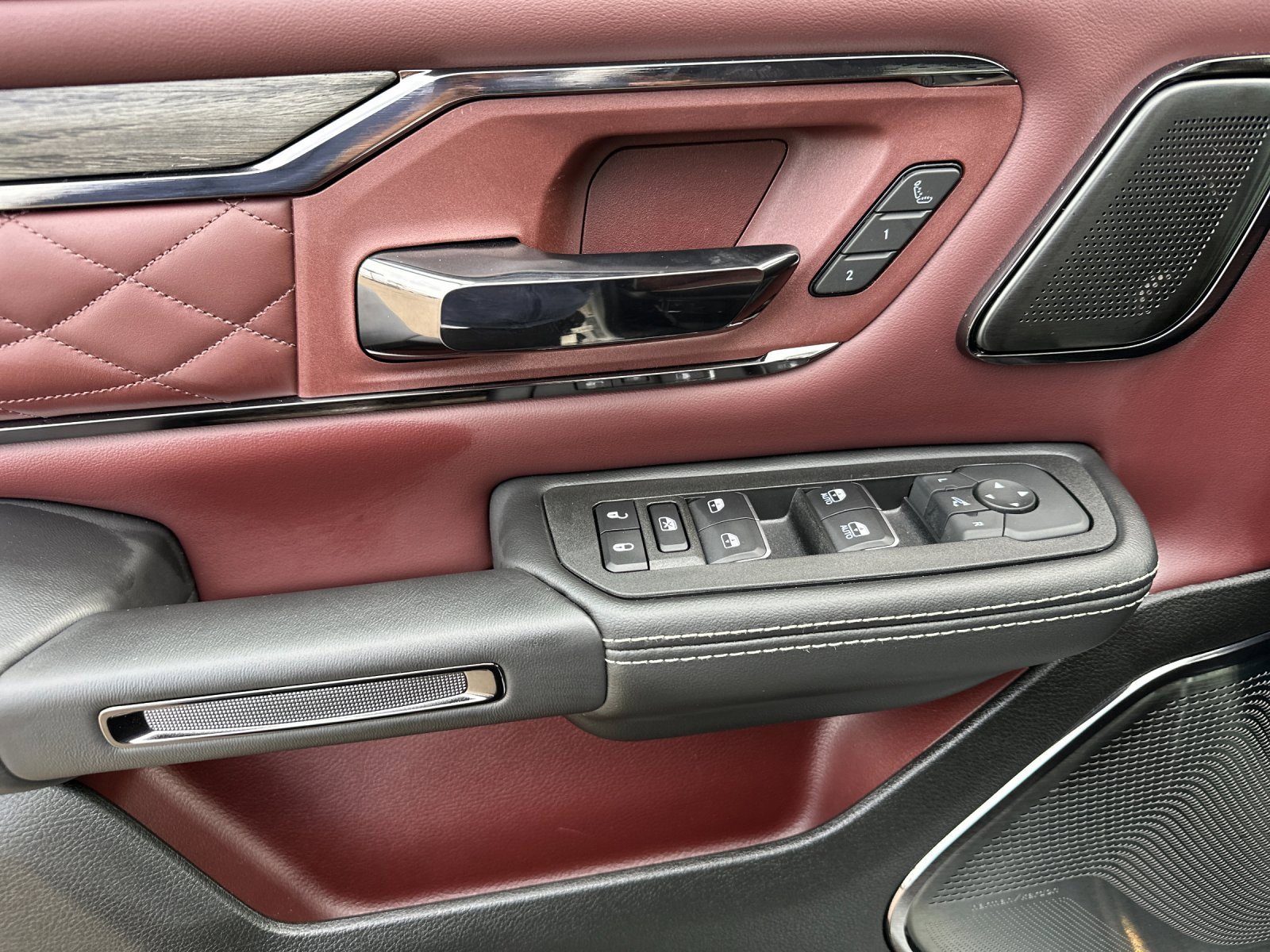 New 2025 RAM 1500 Limited image 10