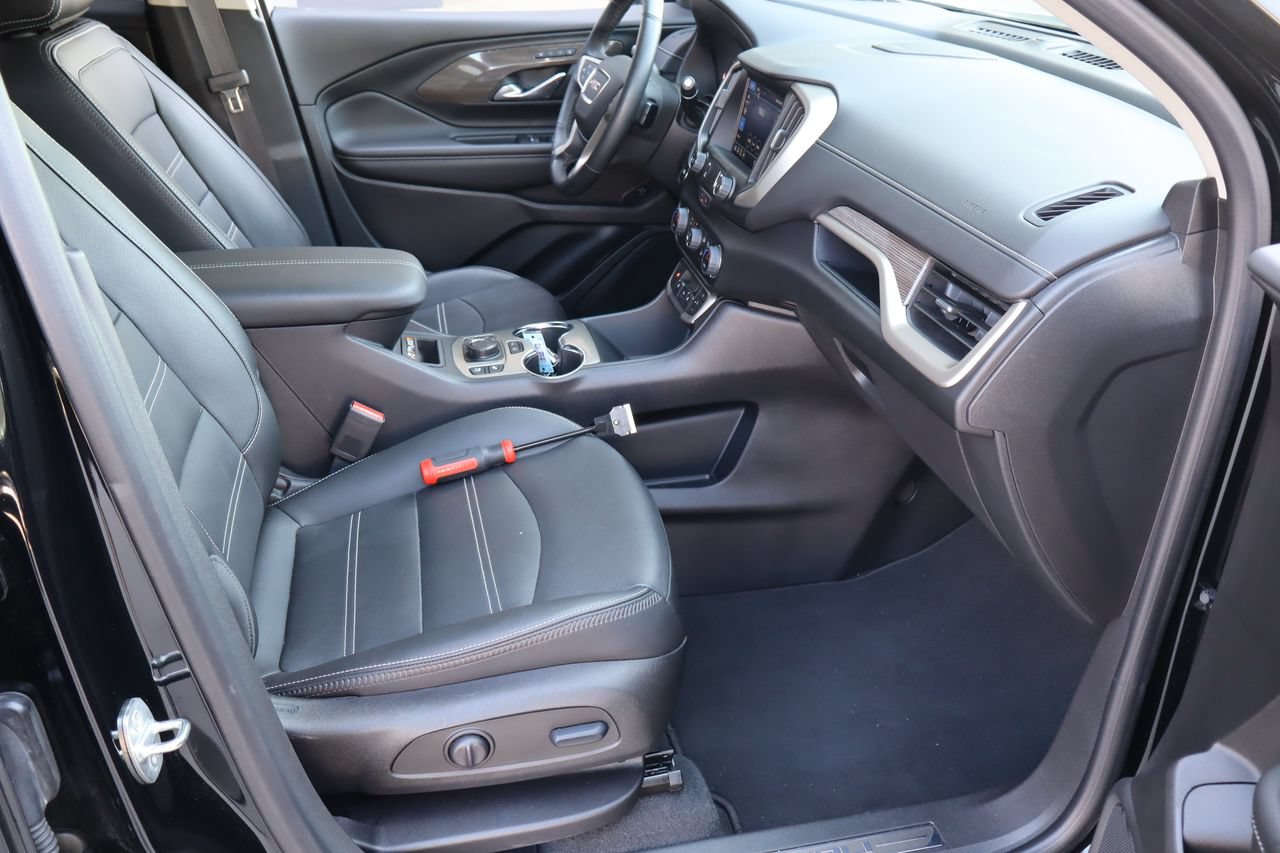 Used 2023 GMC Terrain Denali w/ Denali Premium Package AWD/4WD image 17