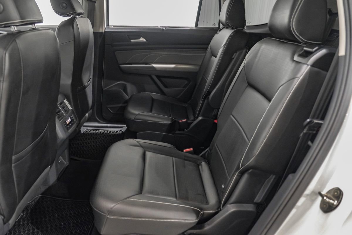 Used 2023 Volkswagen Atlas SEL R-Line image 38