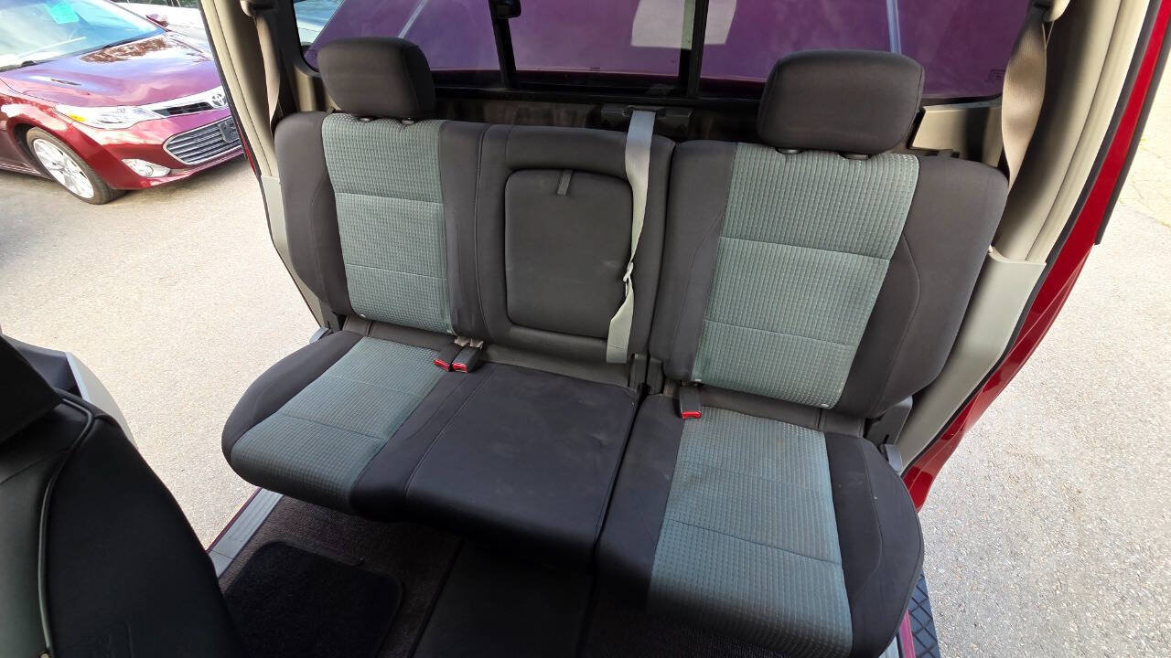 Used 2004 Nissan Titan SE w/ (Bed) Utility Bed Pkg AWD/4WD image 34