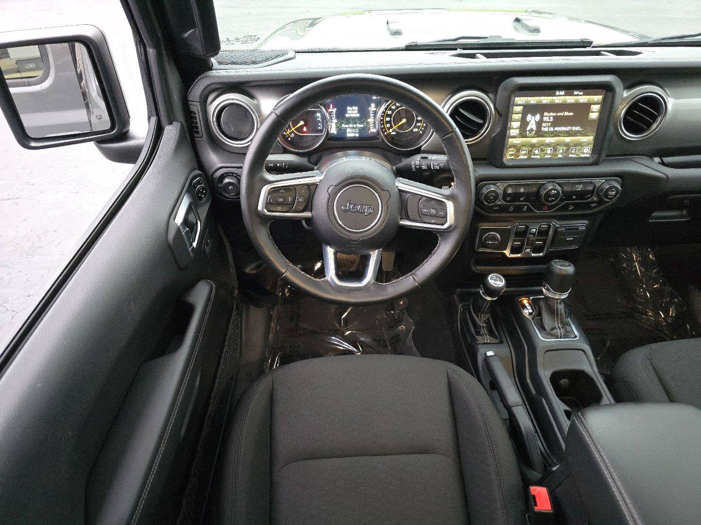 Used 2021 Jeep Wrangler Unlimited Sahara w/ Uconnect 4C Nav & Sound Group AWD/4WD image 22