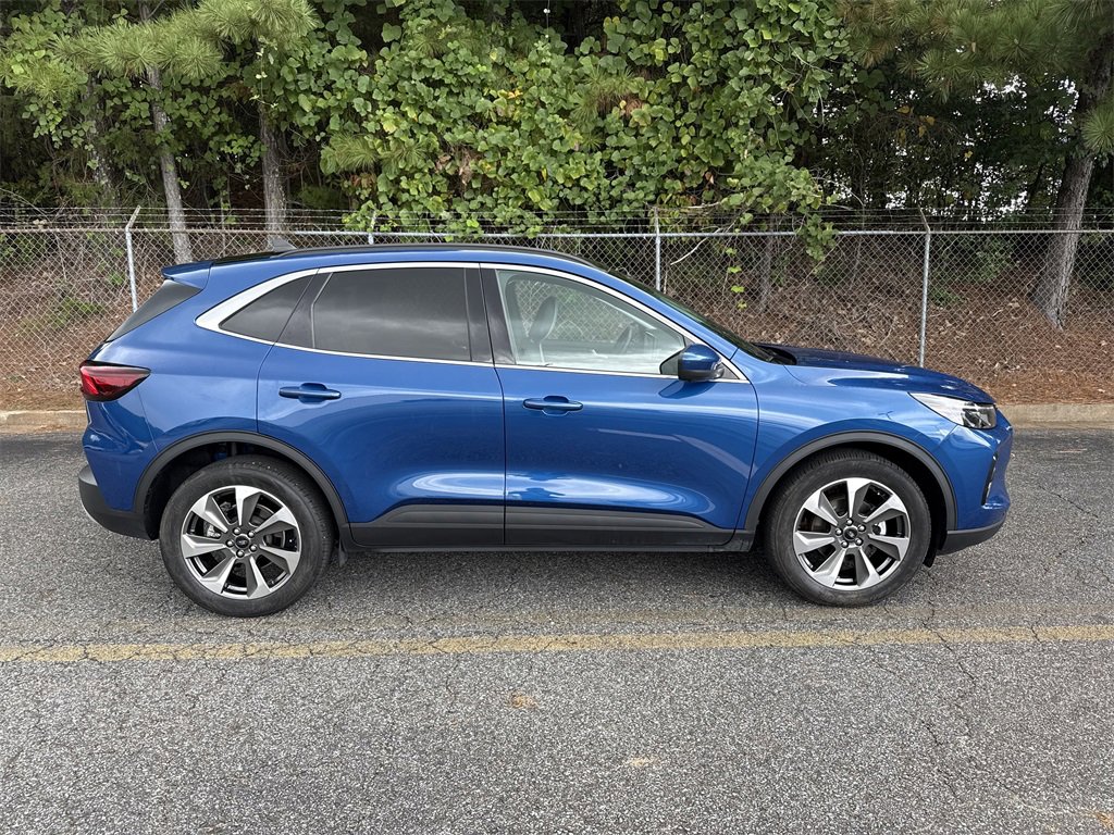 Used 2023 Ford Escape Platinum w/ Class II Trailer Tow Package image 8