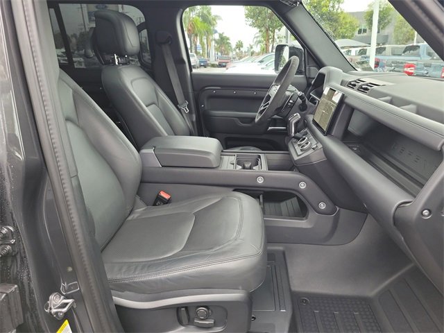 Used 2024 Land Rover Defender 110 Carpathian Edition image 17