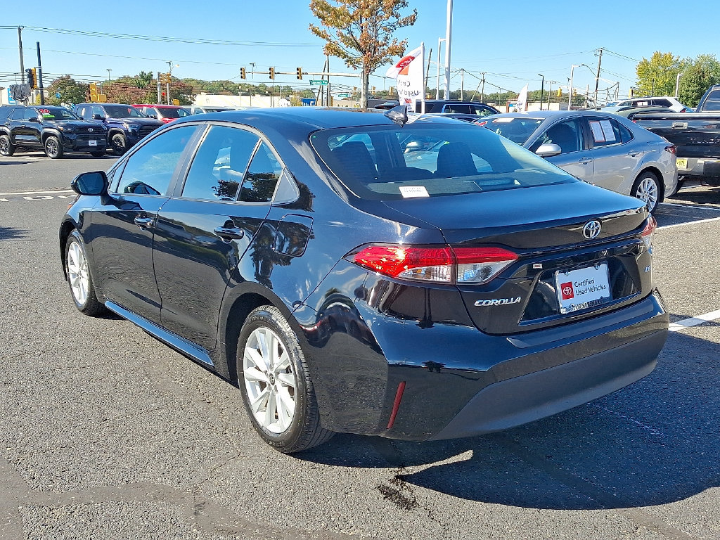 Certified 2024 Toyota Corolla LE w/ LE Convenience Package FWD image 4