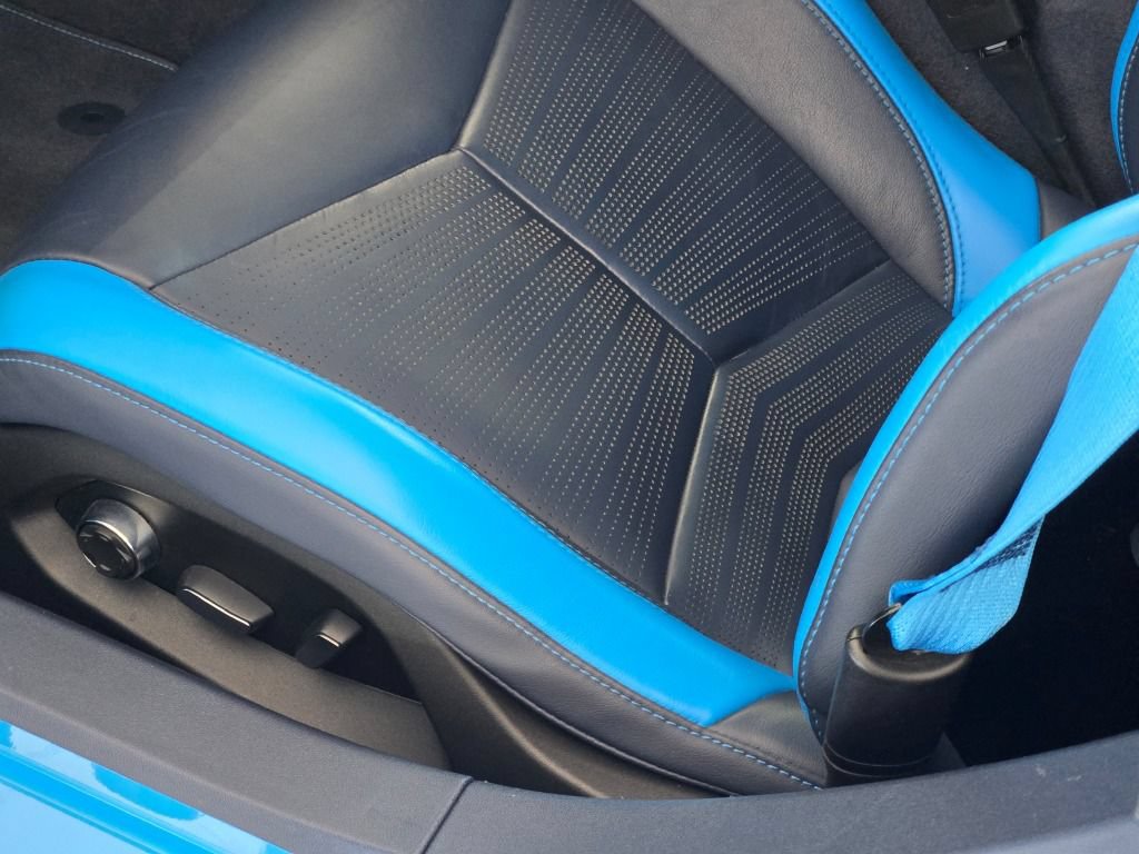 Used 2021 Chevrolet Corvette Stingray Premium Cpe w/ Z51 Performance Package RWD image 16
