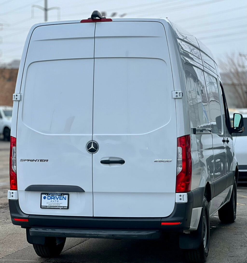 Used 2024 Mercedes-Benz Sprinter 2500 w/ Parking Package image 32