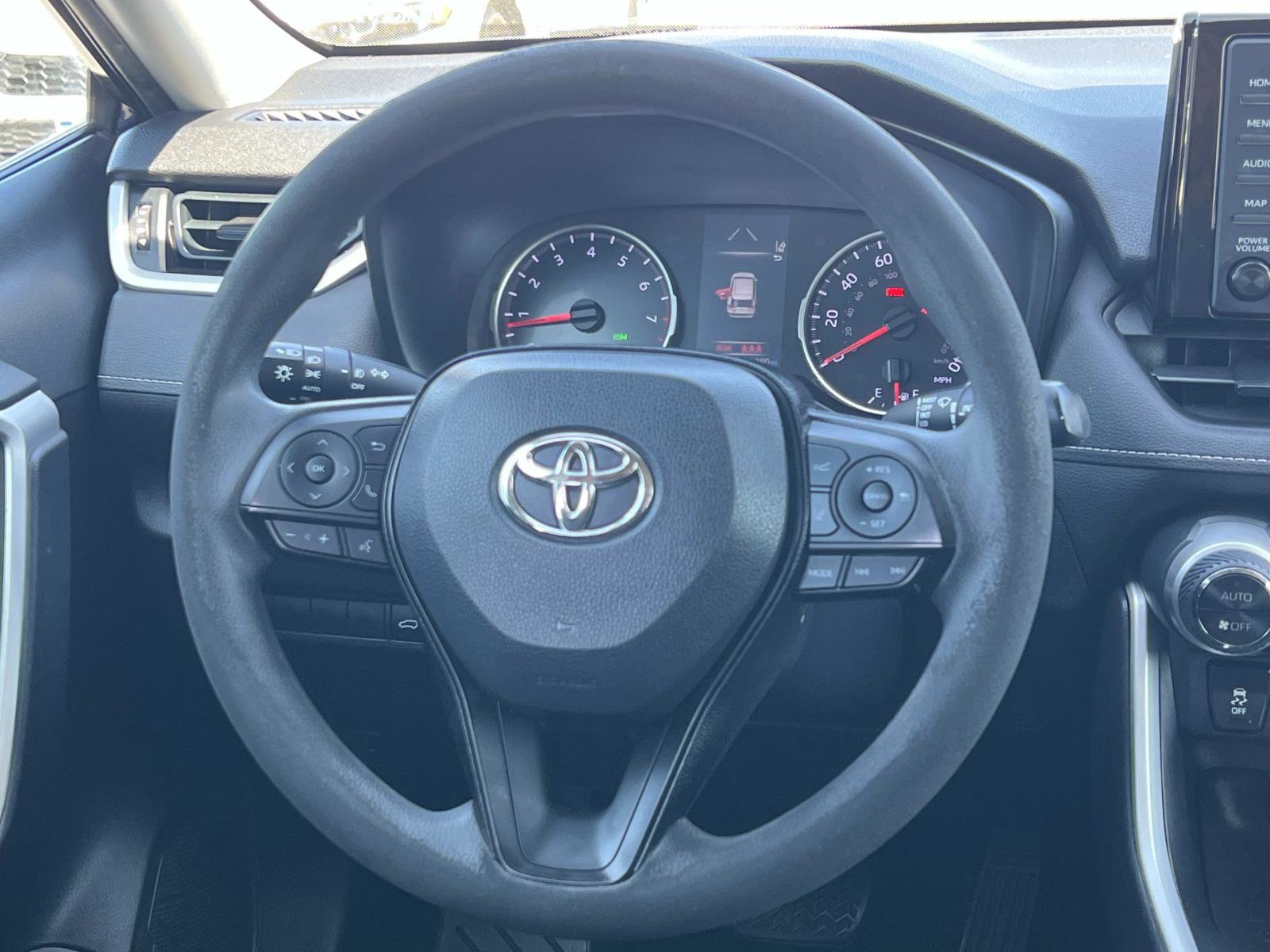 Used 2019 Toyota RAV4 XLE w/ Convenience Package image 8