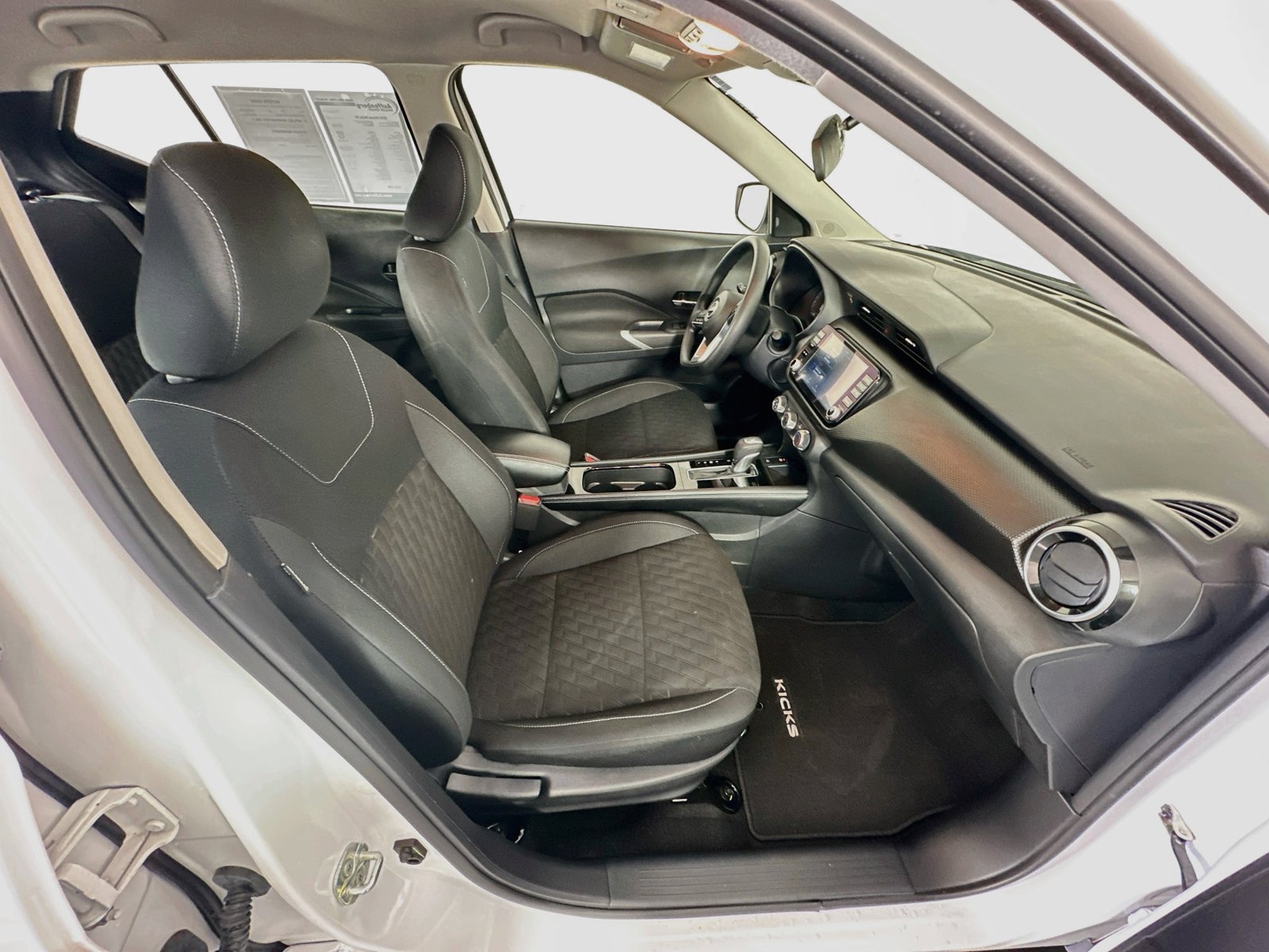 Used 2024 Nissan Kicks SV FWD image 25