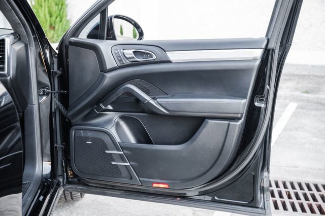 Used 2013 Porsche Cayenne Turbo image 75