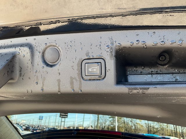 Used 2023 Chevrolet Equinox LT image 17