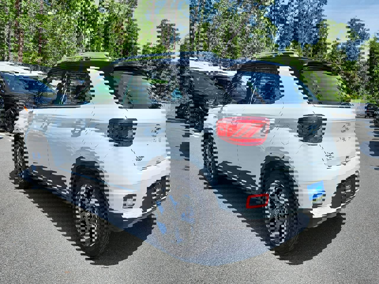 Certified 2026 Hyundai Venue SEL FWD image 4