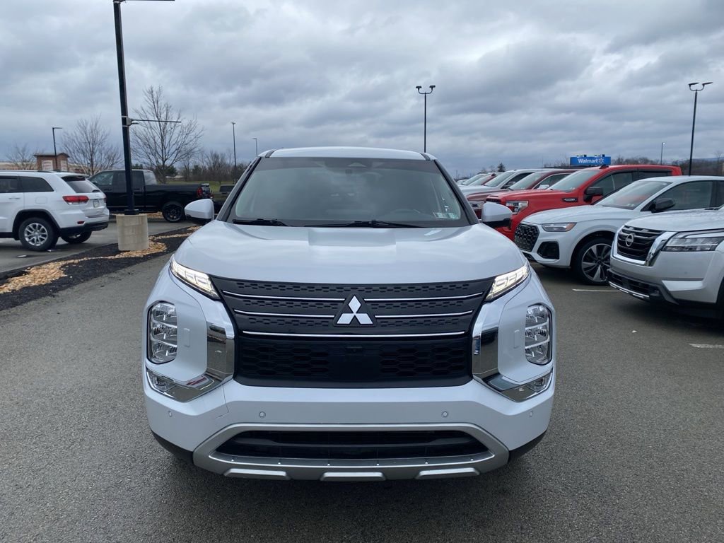 Used 2024 Mitsubishi Outlander SE image 6