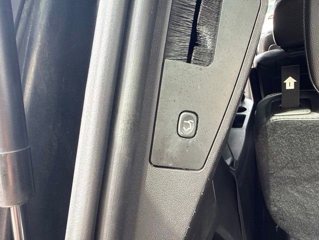 Used 2016 Dodge Grand Caravan SXT FWD image 12