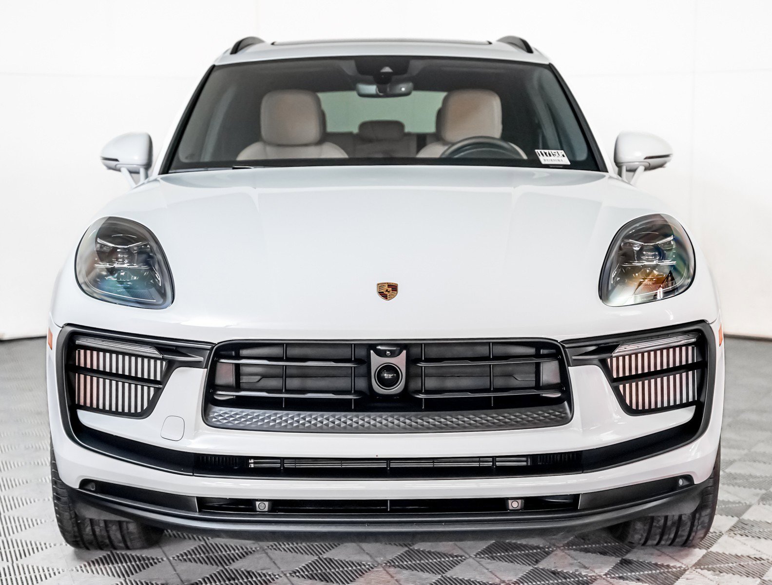 Certified 2025 Porsche Macan S image 7