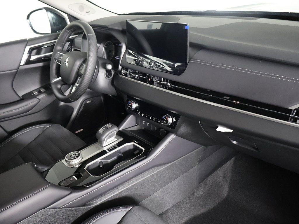 New 2026 Mitsubishi Outlander SE image 30