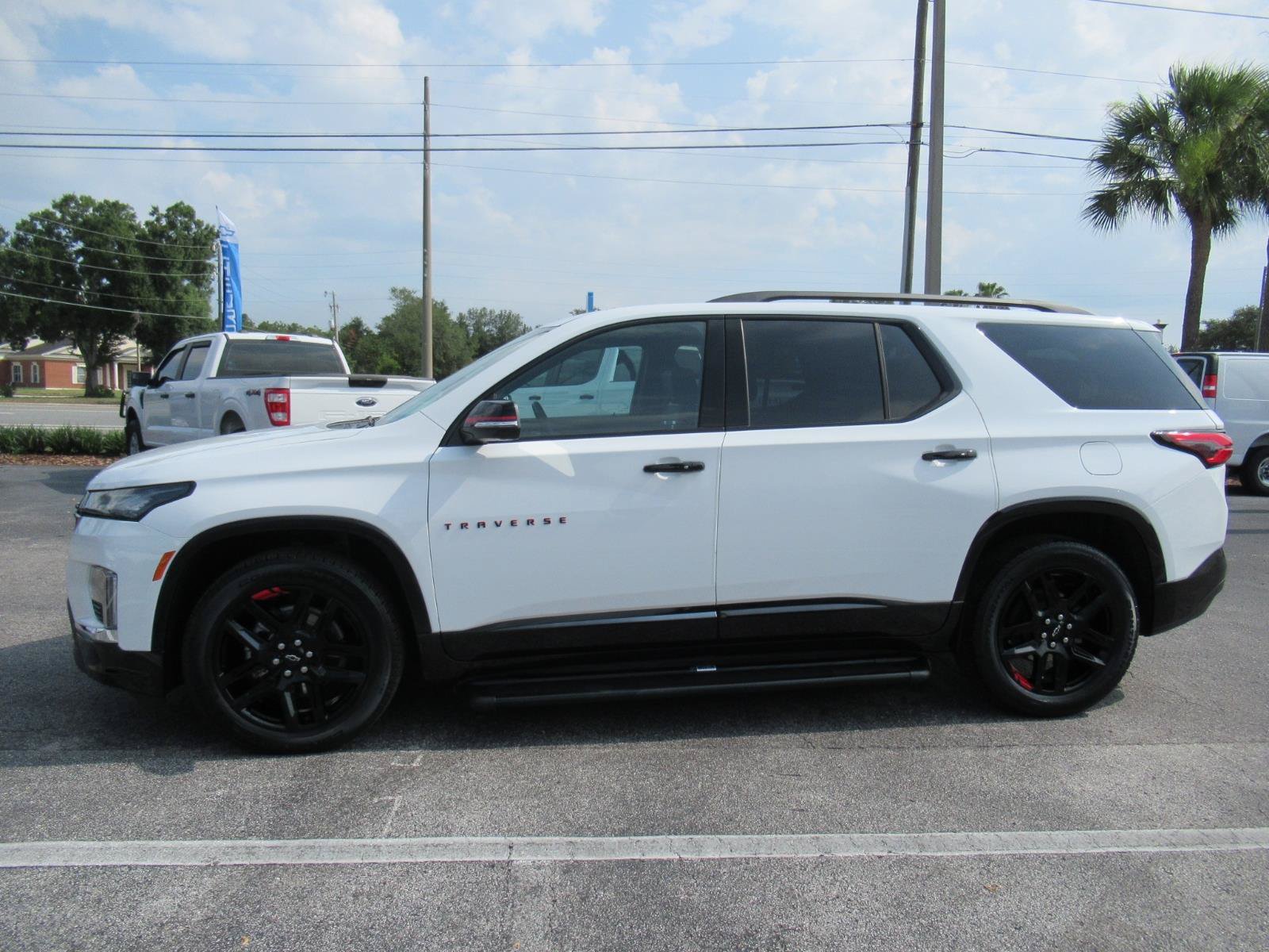 Used 2023 Chevrolet Traverse Premier w/ Redline Edition FWD image 2