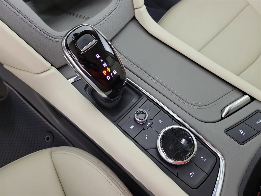 Certified 2025 Cadillac XT6 Premium Luxury image 30